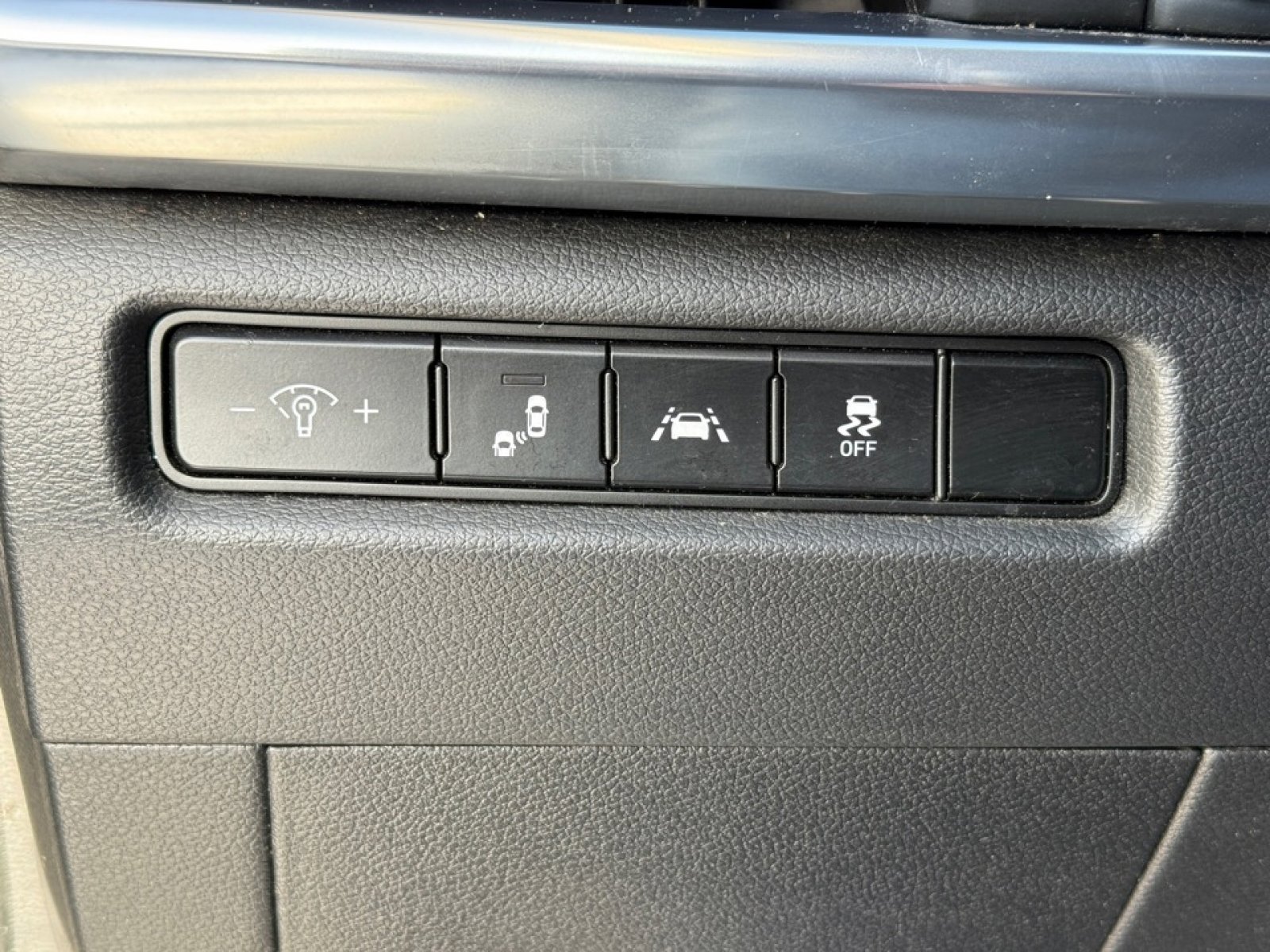 Used 2022 Kia Telluride LX image 33