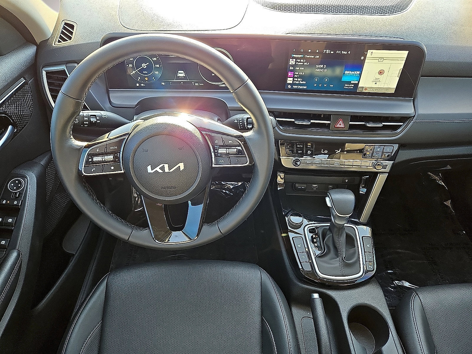 Used 2025 Kia Seltos EX FWD image 17