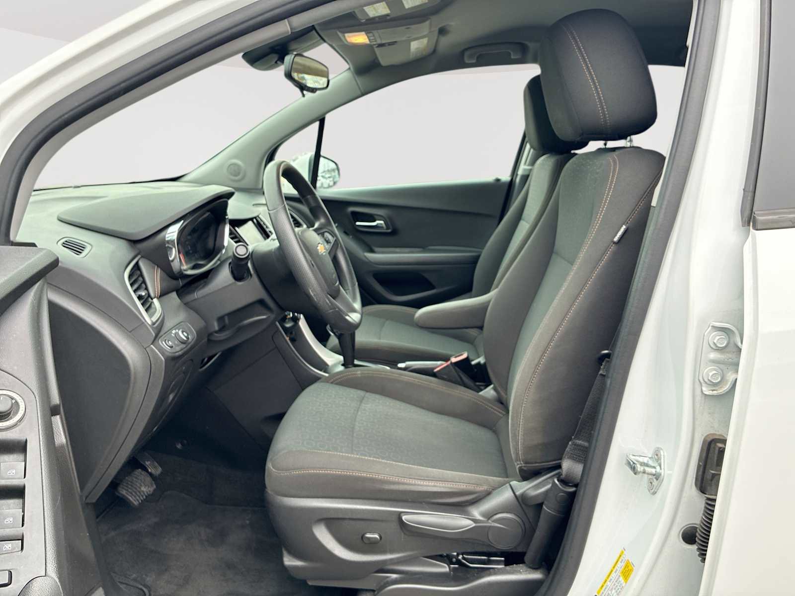 Certified 2020 Chevrolet Trax LS w/ Tint and Cruise Package image 18