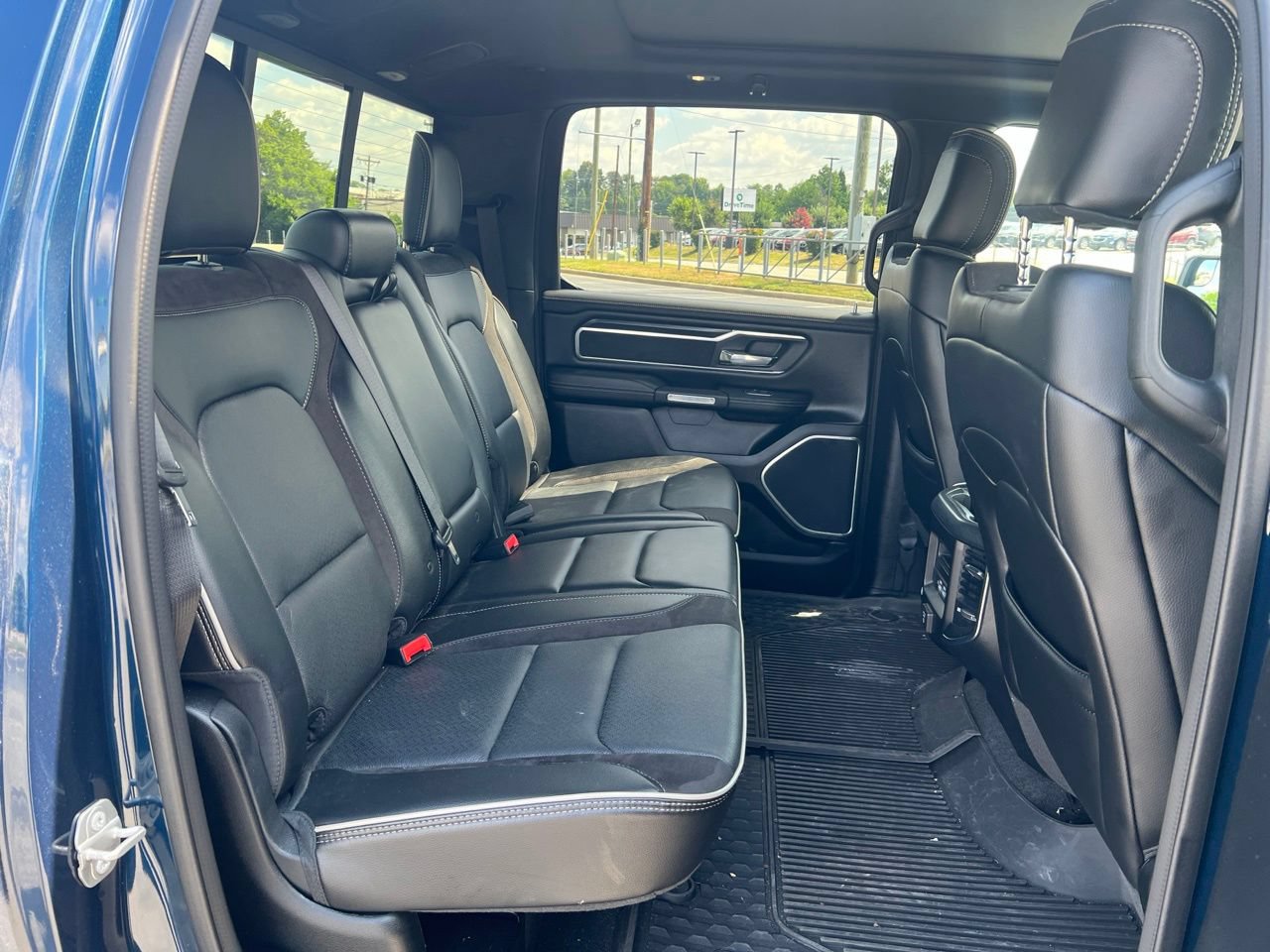 Used 2023 RAM 1500 Laramie AWD/4WD image 23