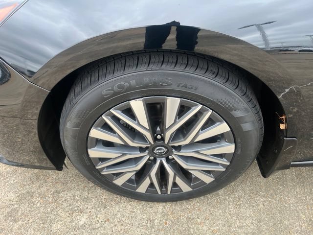 Used 2024 Nissan Altima 2.5 SV w/ SV Premium Package FWD image 8