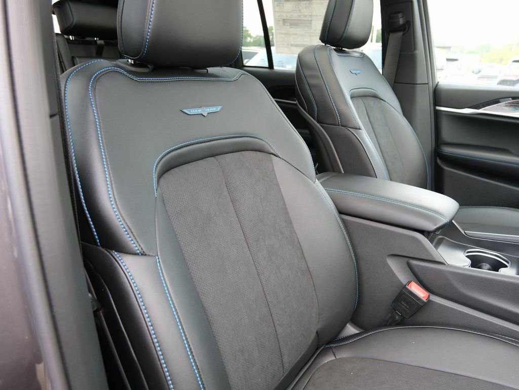 Used 2024 Jeep Grand Cherokee Trailhawk image 38