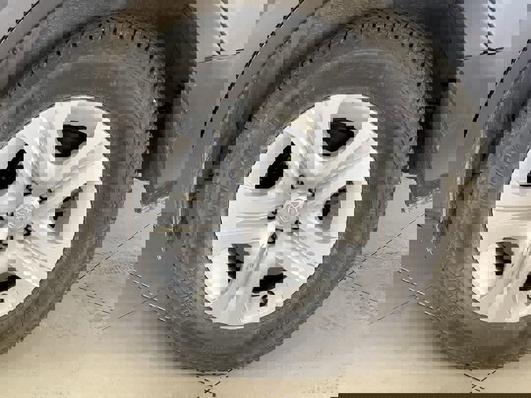 Used 2015 Toyota RAV4 LE image 13