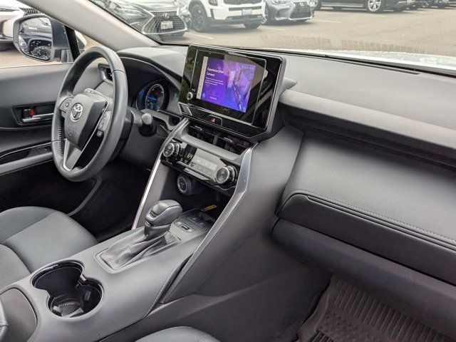 Used 2023 Toyota Venza LE image 20