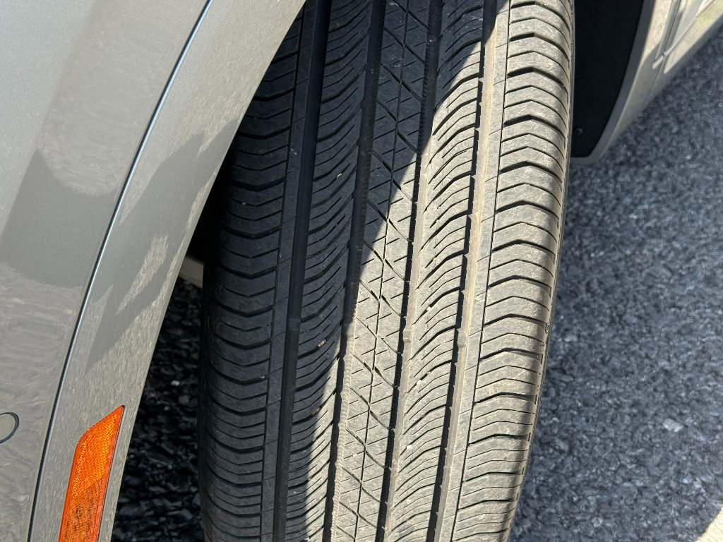 Used 2023 Buick Envision Avenir image 16