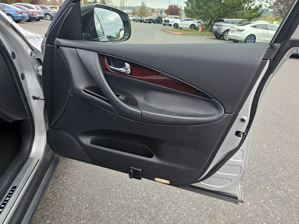 Used 2016 INFINITI QX50 AWD w/ Premium Plus Package image 11