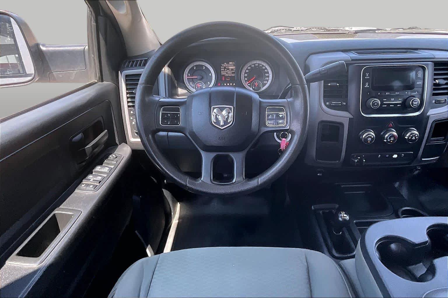 Used 2014 RAM 2500 Tradesman w/ Chrome Appearance Group AWD/4WD image 5