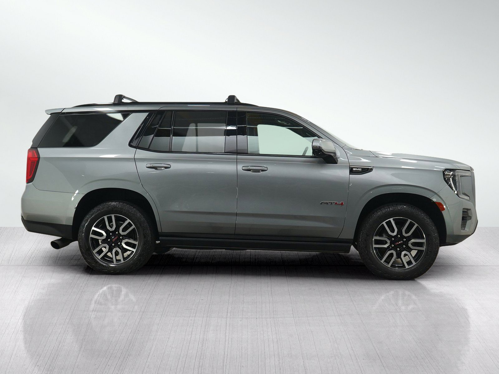 Used 2023 GMC Yukon AT4 w/ AT4 Premium Package AWD/4WD image 6
