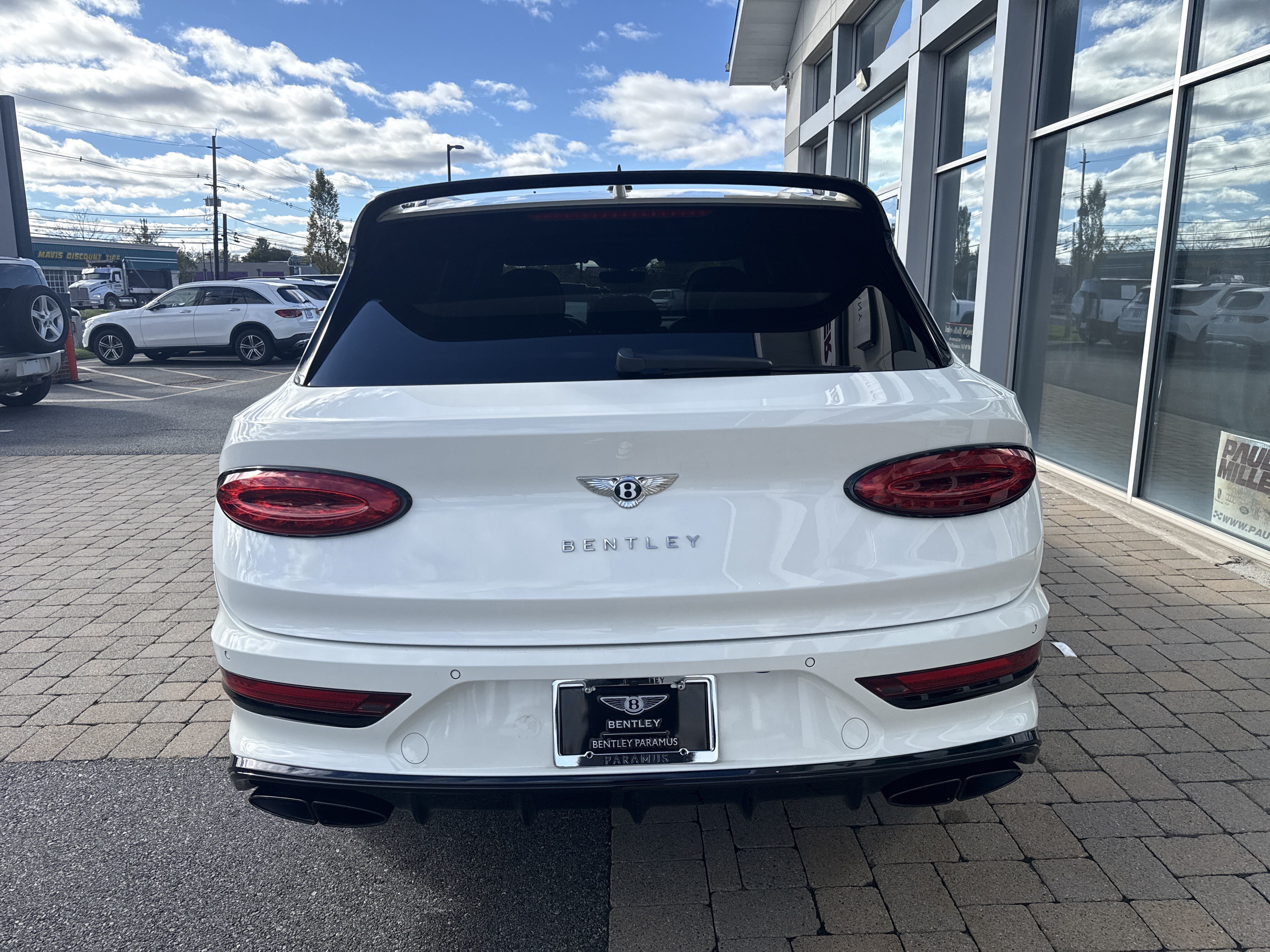 Used 2022 Bentley Bentayga AWD/4WD image 41