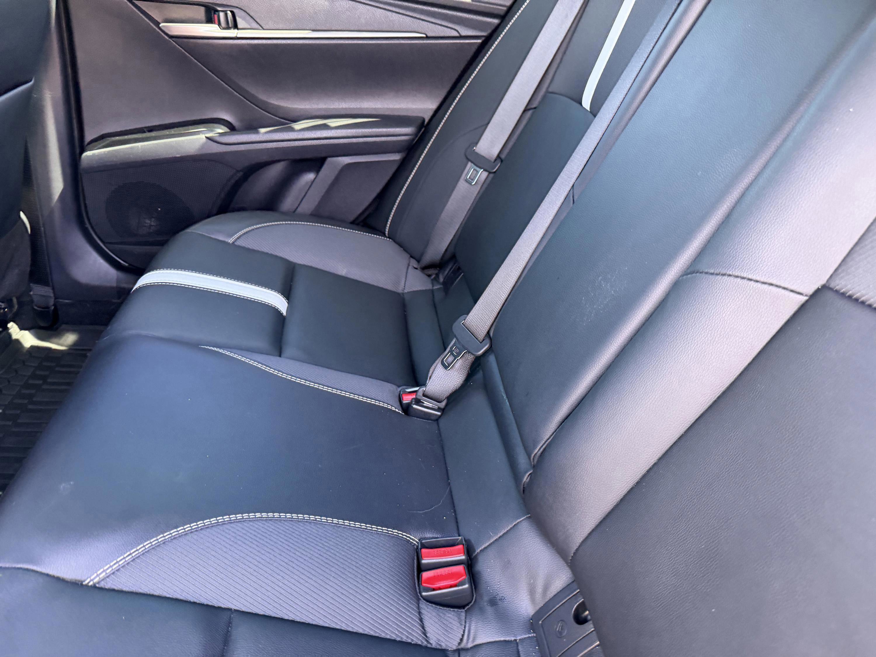 Used 2025 Toyota Camry SE w/ Convenience Package image 20