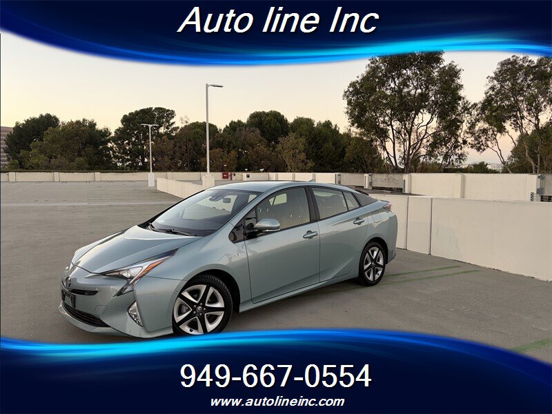 Used 2017 Toyota Prius Three Touring FWD image 1