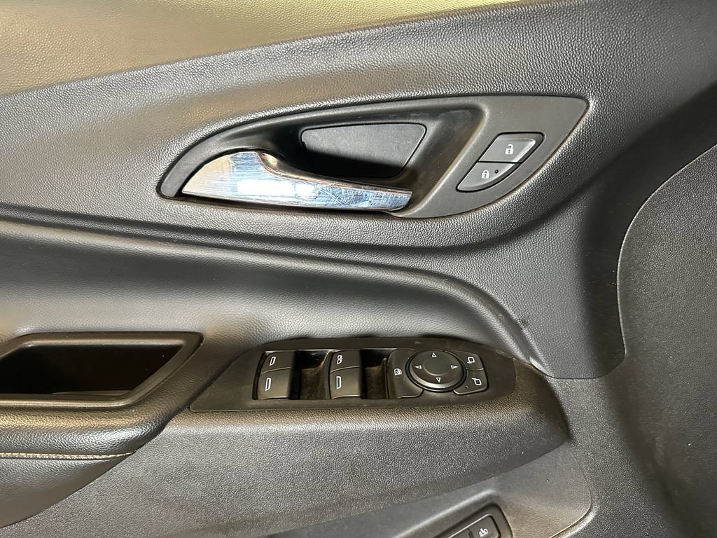 Used 2018 Chevrolet Equinox Premier AWD/4WD image 19