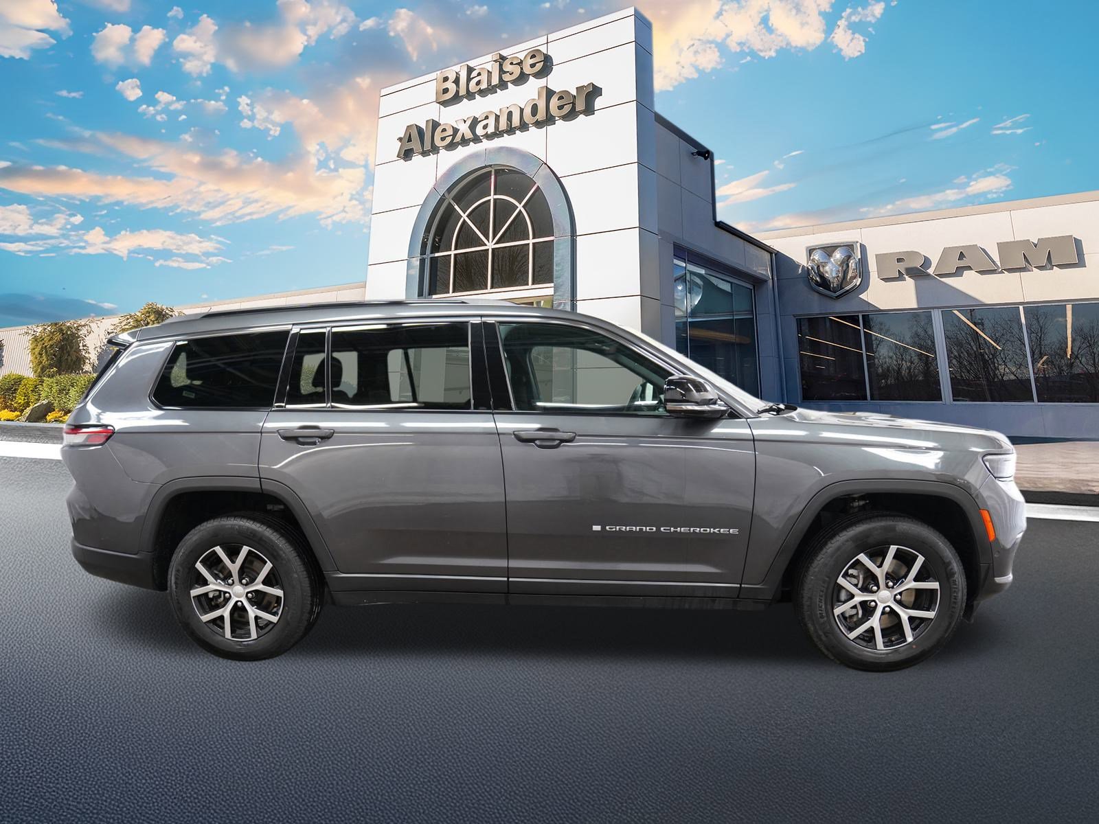 Certified 2024 Jeep Grand Cherokee L Limited w/ Luxury Tech Group II video 2