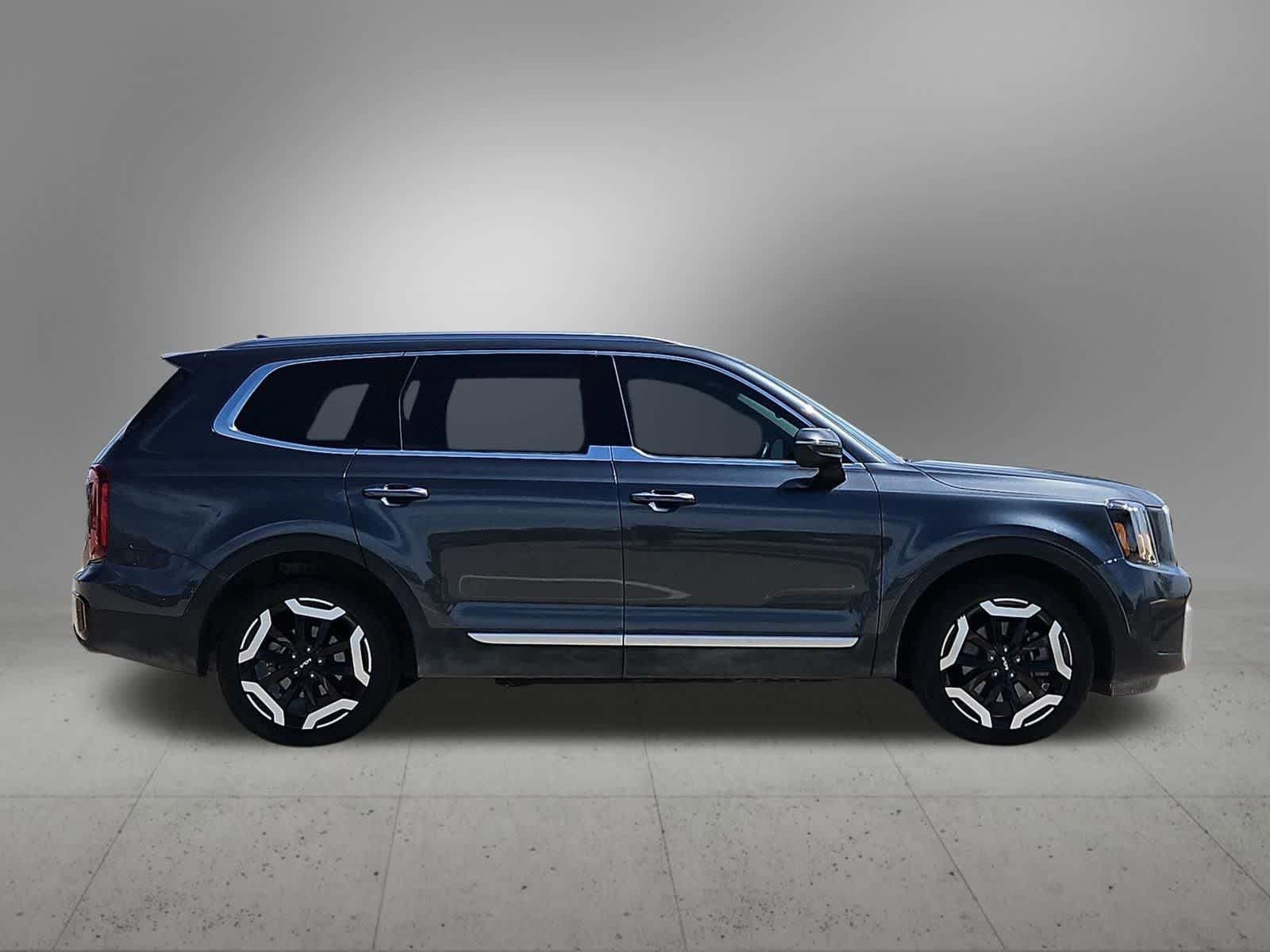 Used 2024 Kia Telluride S w/ S Sunroof Package FWD image 13