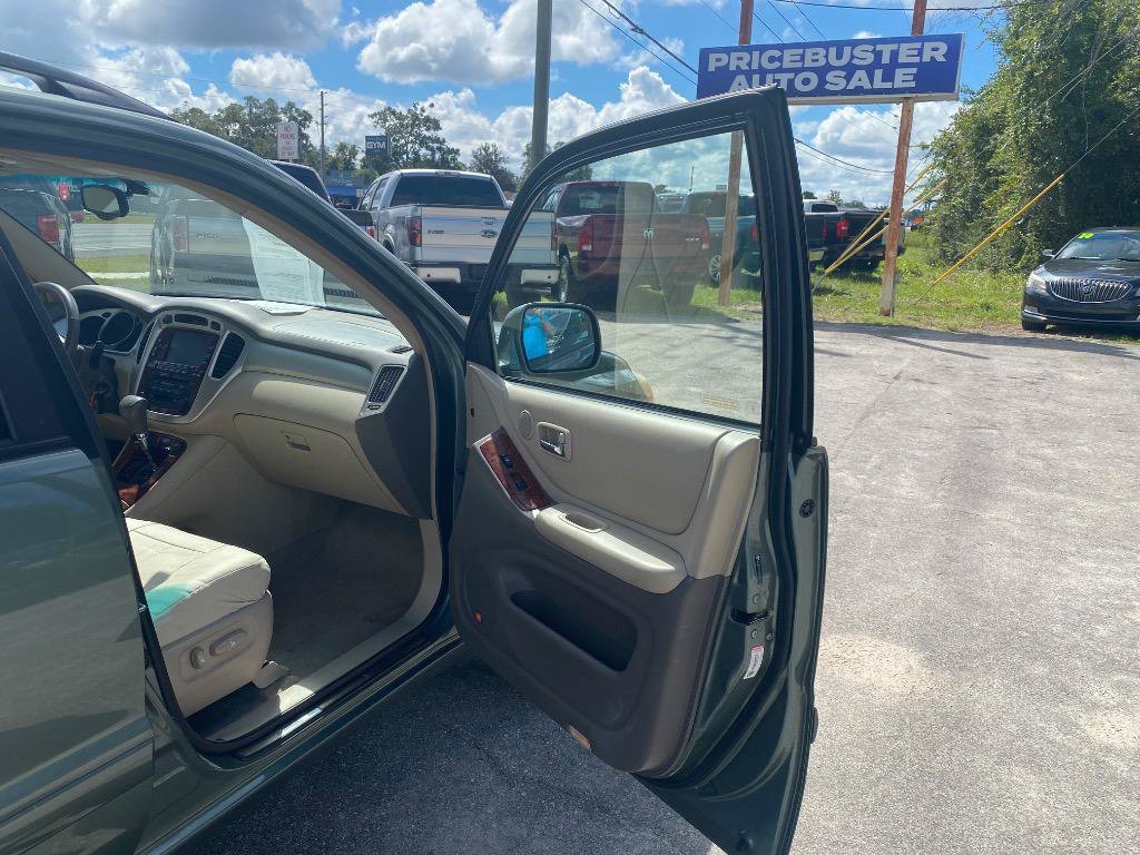 Used 2005 Toyota Highlander Limited w/ Leather Trim Pkg AWD/4WD image 21