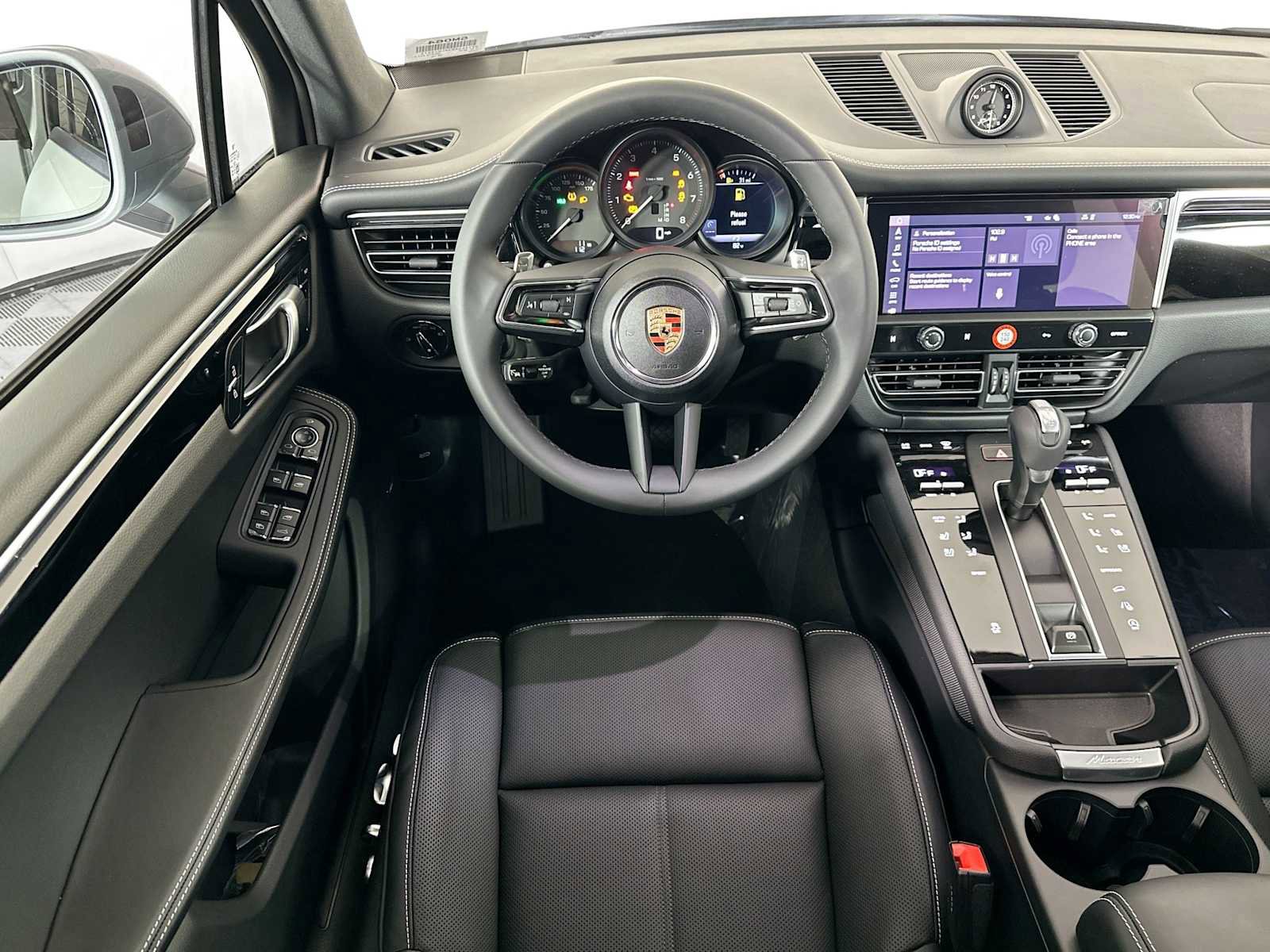 New 2025 Porsche Macan image 24