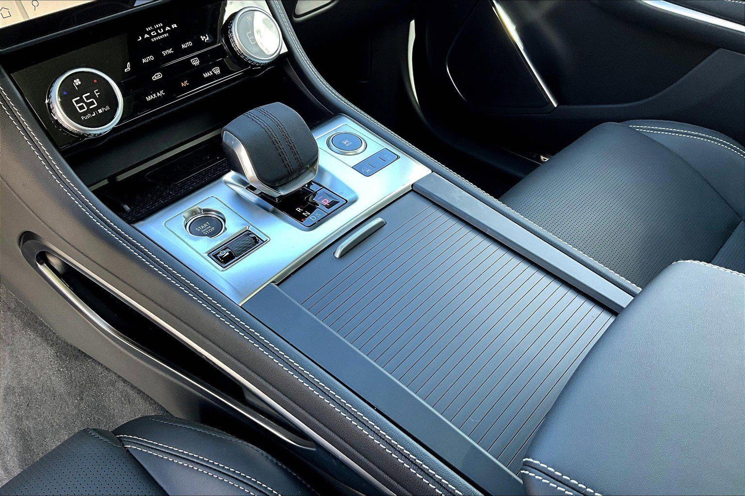 New 2026 Jaguar F-PACE R-Dynamic S image 7