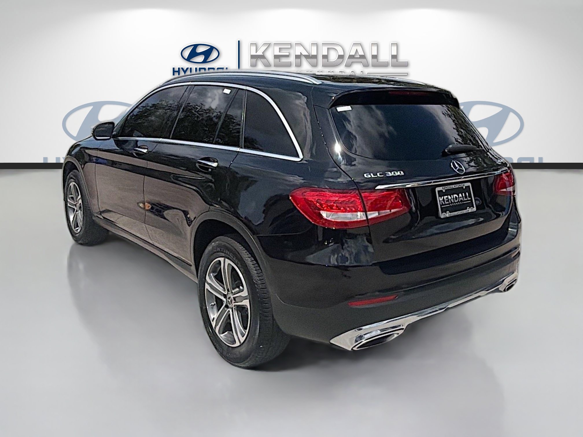 Used 2019 Mercedes-Benz GLC 300 4MATIC image 4