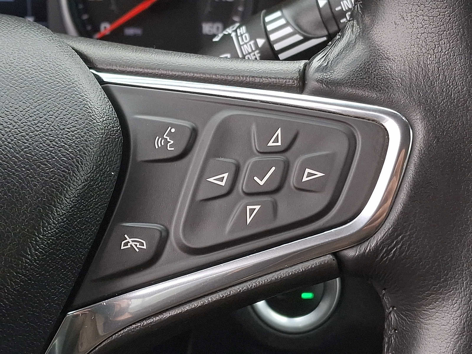 Used 2021 Chevrolet Equinox LT image 19