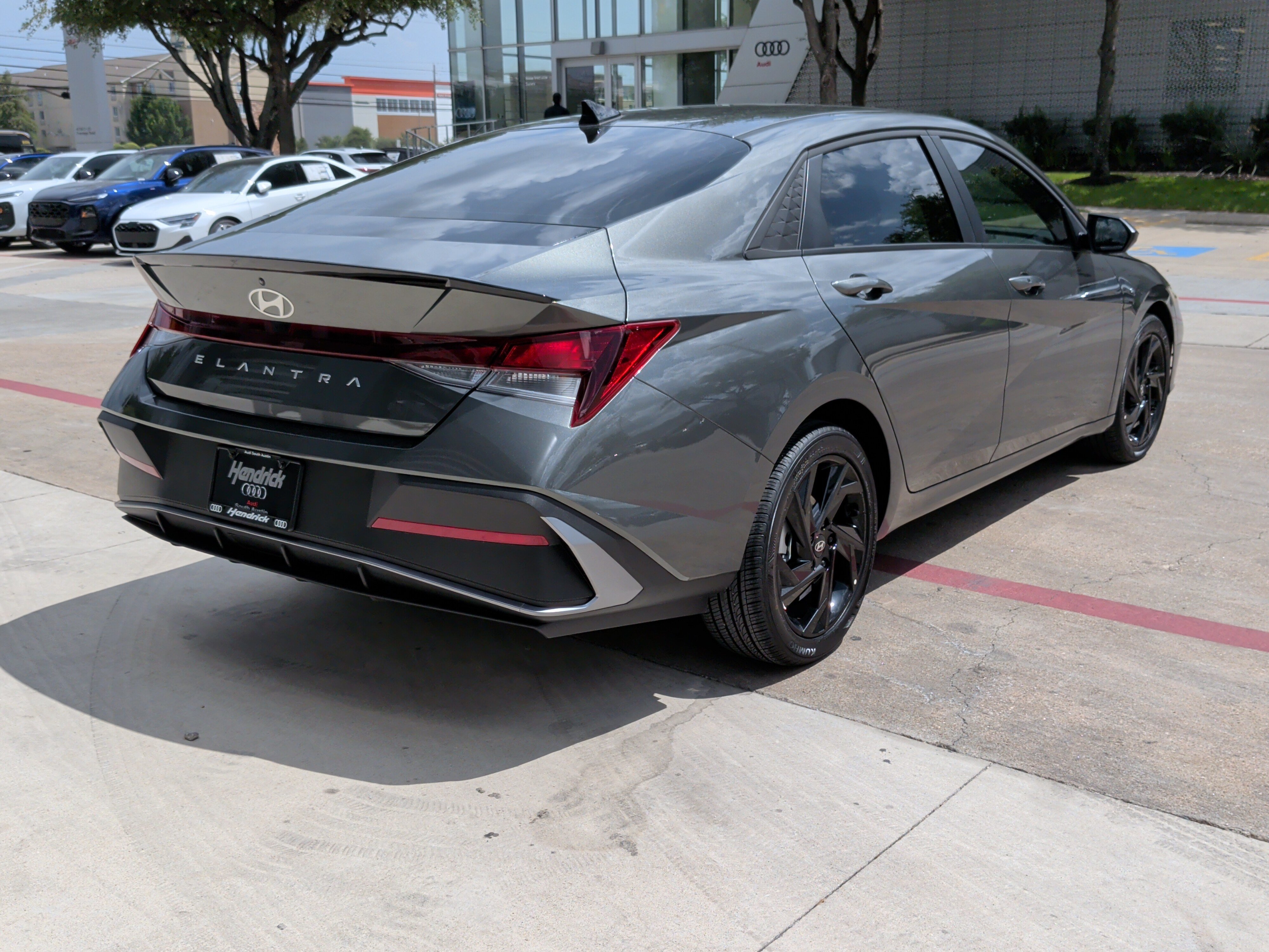 Used 2026 Hyundai Elantra Sport w/ Cargo Package FWD image 10