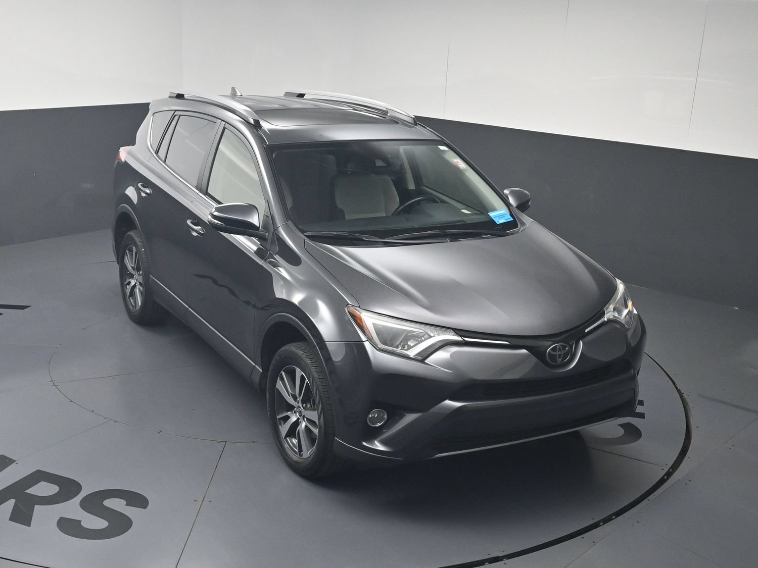 Used 2018 Toyota RAV4 XLE AWD/4WD image 28