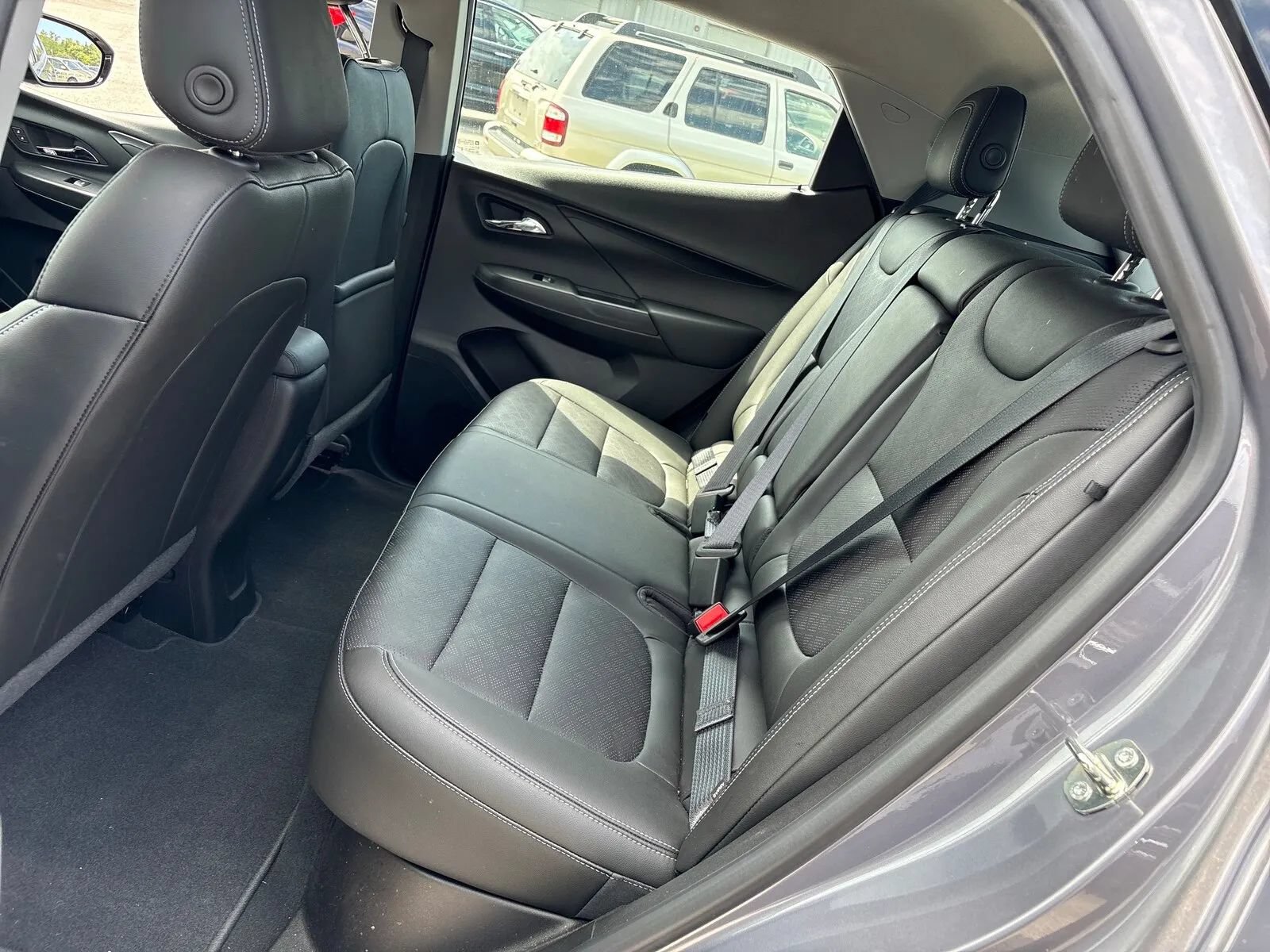 Used 2023 Chevrolet Bolt LT FWD image 8