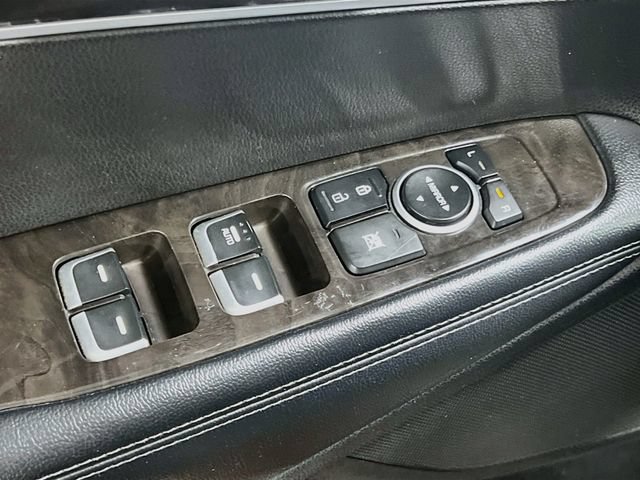 Used 2018 Kia Sorento FWD image 17