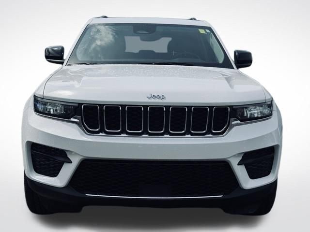 Used 2023 Jeep Grand Cherokee Laredo w/ Luxury Tech Group I image 2