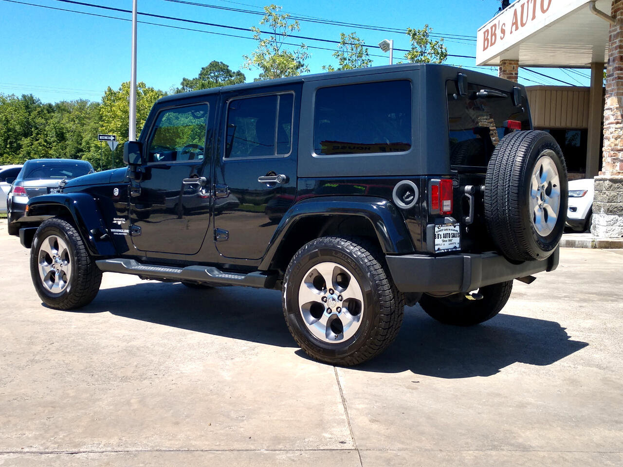 Used 2016 Jeep Wrangler Unlimited Sahara image 4