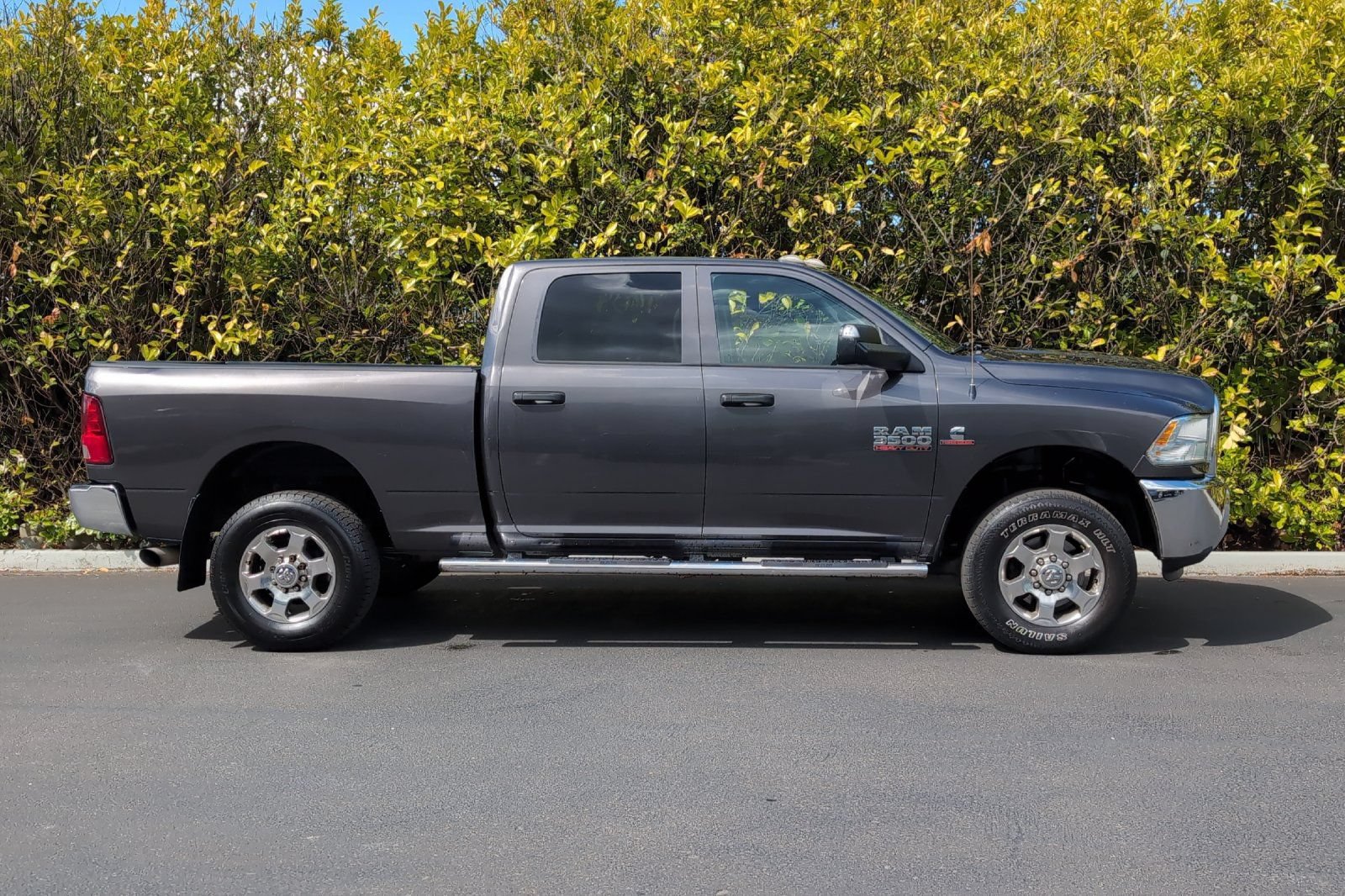 Used 2016 RAM 3500 Tradesman w/ Chrome Appearance Group AWD/4WD image 3