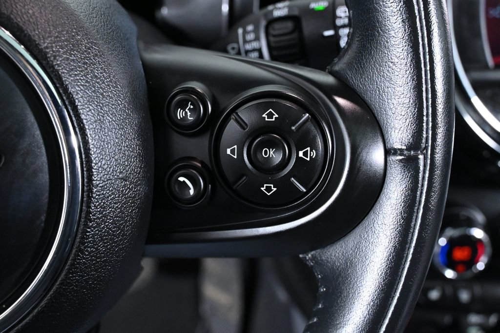 Used 2019 MINI Cooper 4-Door Hardtop w/ Signature Upholstery Package image 13