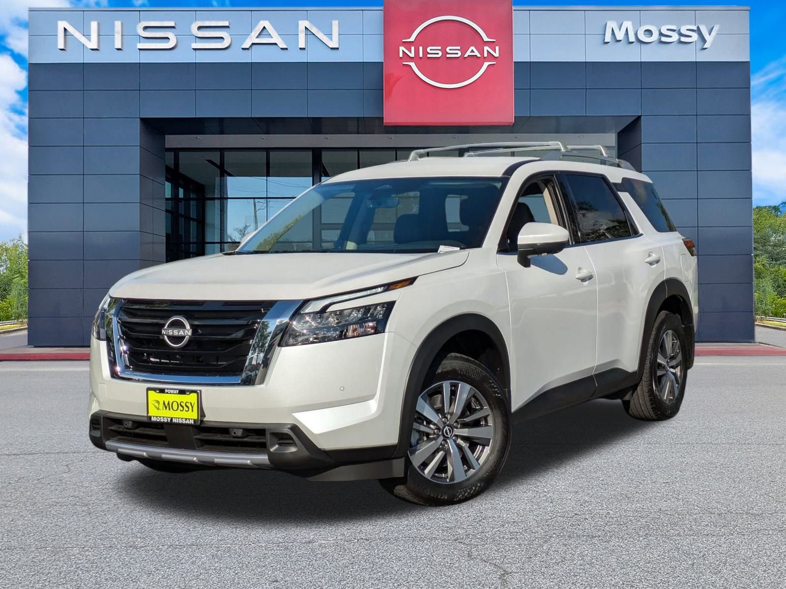 New 2025 Nissan Pathfinder SL
