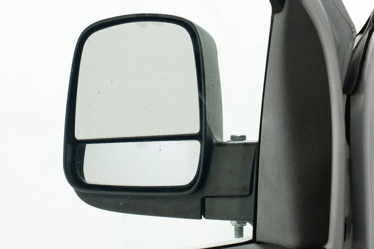 Used 2017 Chevrolet Express 2500 Extended image 12