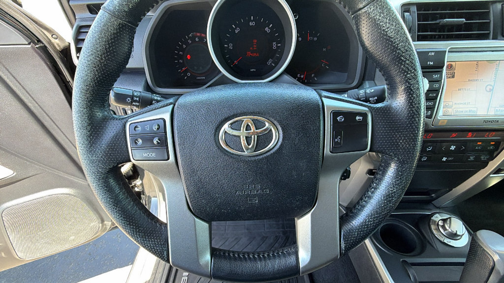 Used 2011 Toyota 4Runner Limited AWD/4WD image 17