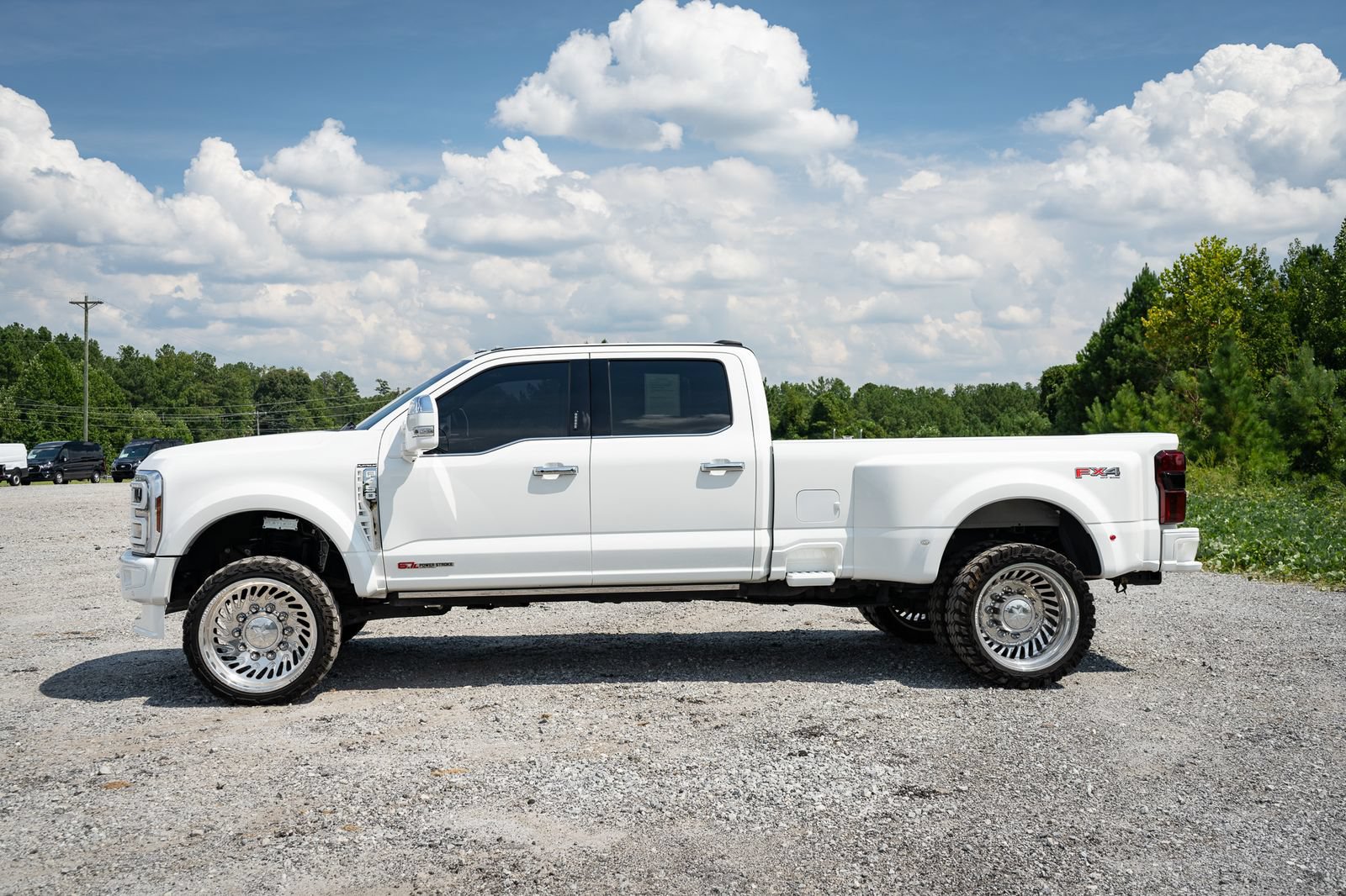 Used 2024 Ford F450 Platinum w/ FX4 Off-Road Package AWD/4WD image 16