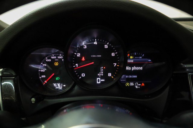 Used 2018 Porsche Macan image 12