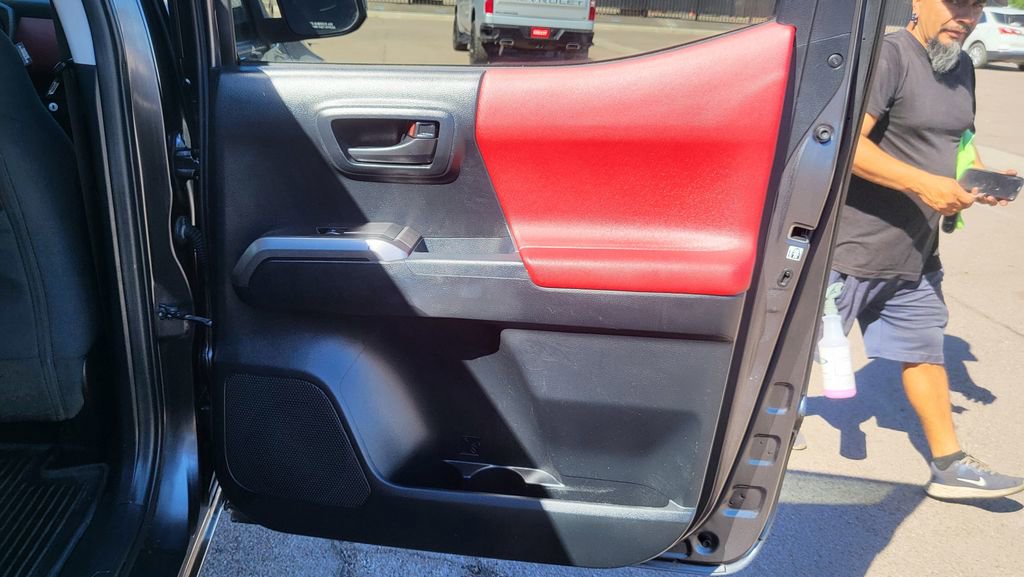 Used 2017 Toyota Tacoma SR5 image 17