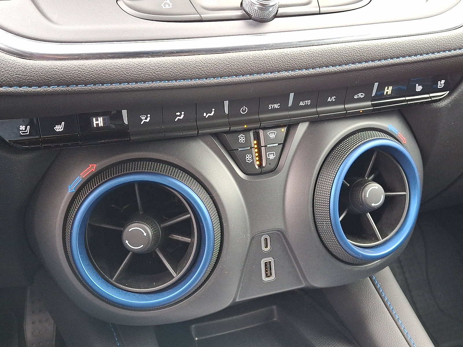 Used 2023 Chevrolet Blazer RS w/ Enhanced Convenience Package image 16