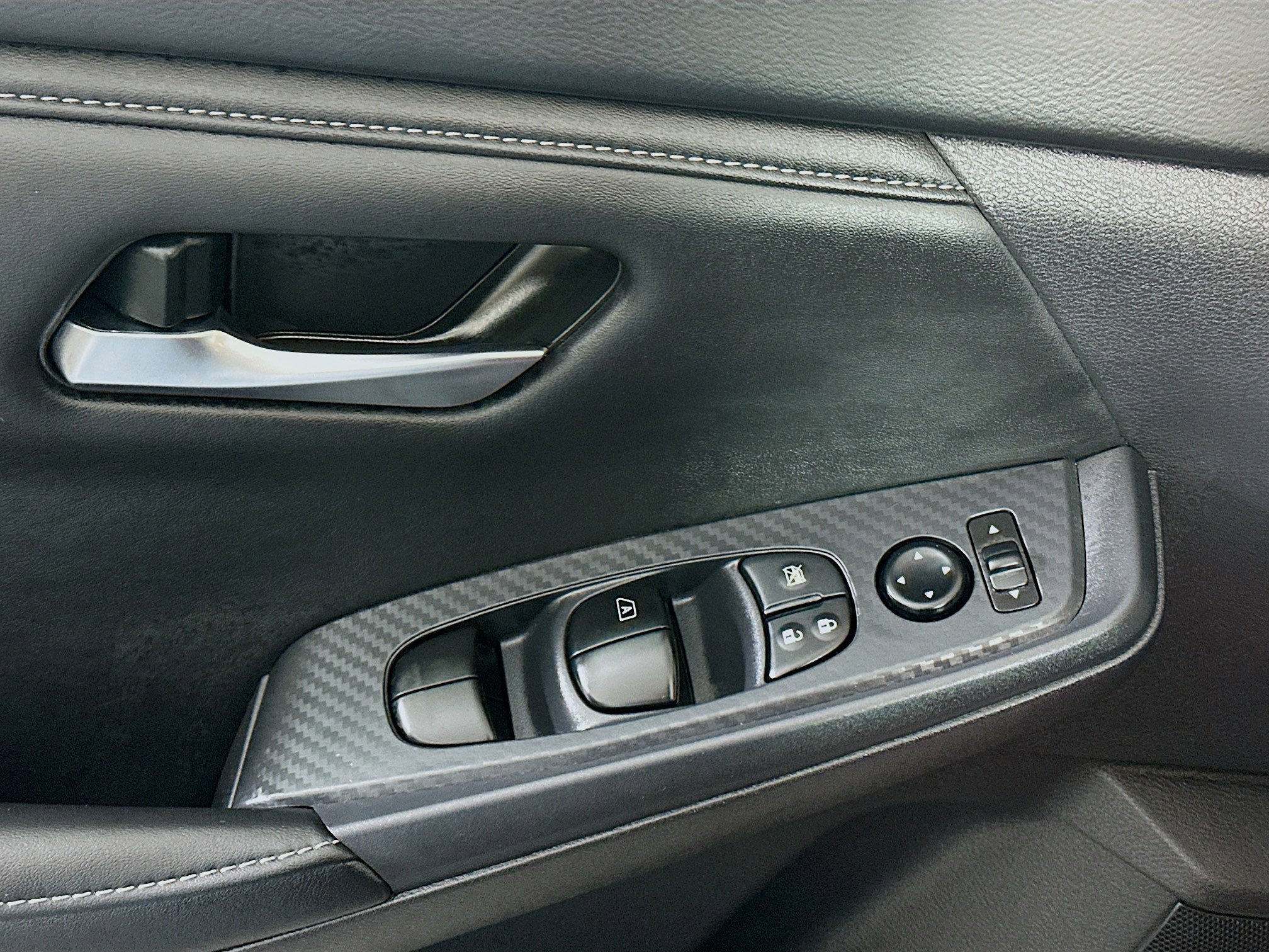 Used 2025 Nissan Sentra SV image 15