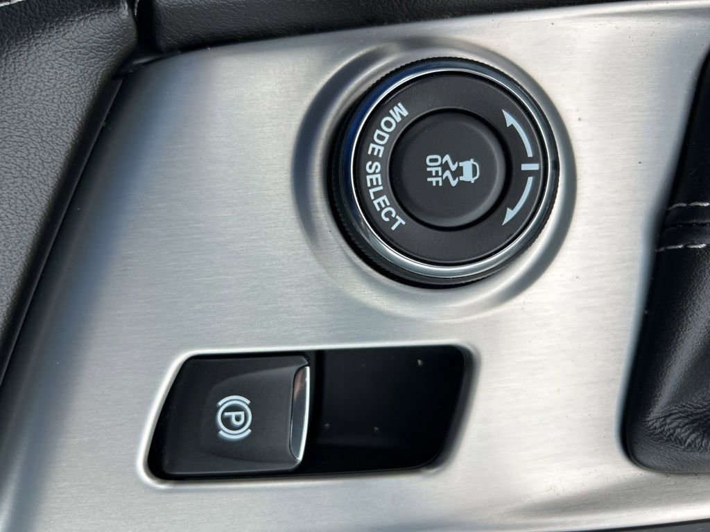 Used 2015 Chevrolet Corvette Stingray Coupe w/ 2LT Preferred Equipment Group image 15