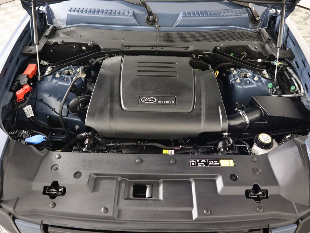 Used 2025 Land Rover Defender 110 S image 30