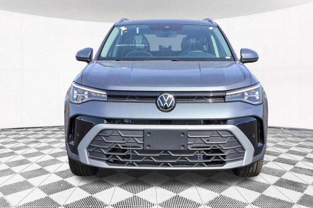 New 2025 Volkswagen Taos SE image 8