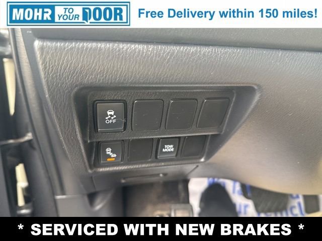 Used 2020 Nissan Pathfinder SV image 13