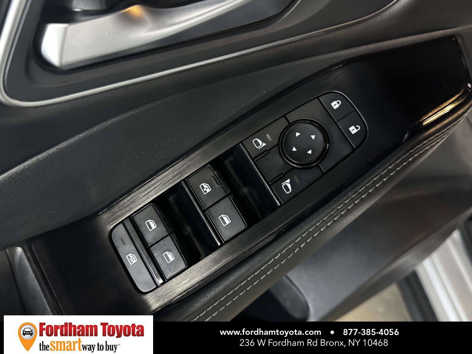 Used 2021 Nissan Rogue SV w/ Premium Package AWD/4WD image 16