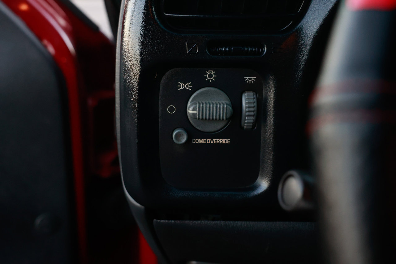 Used 2000 GMC Sonoma SLS w/ SLS Super Spec Pkg 1 image 29