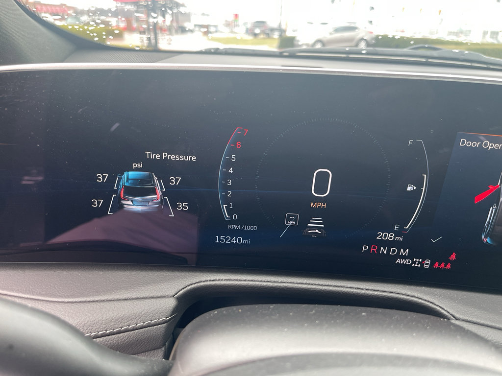 Used 2025 Cadillac XT4 Premium Luxury image 25