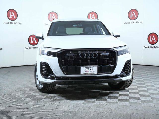 Used 2025 Audi Q7 2.0T Premium w/ Convenience Plus Package image 3
