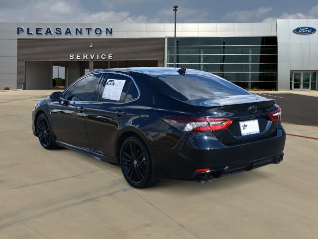 Used 2023 Toyota Camry XSE FWD image 3
