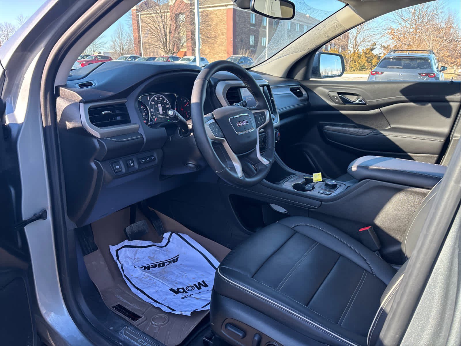 Used 2023 GMC Acadia Denali image 6