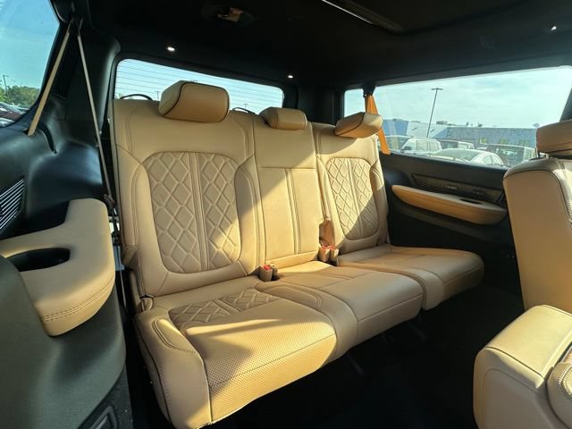 Used 2025 Jeep Grand Wagoneer L Series III w/ Rear Seat Video Group 1 AWD/4WD image 36